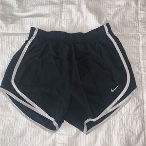 Nike Tempo
Women's Brief-Lined Running Shorts